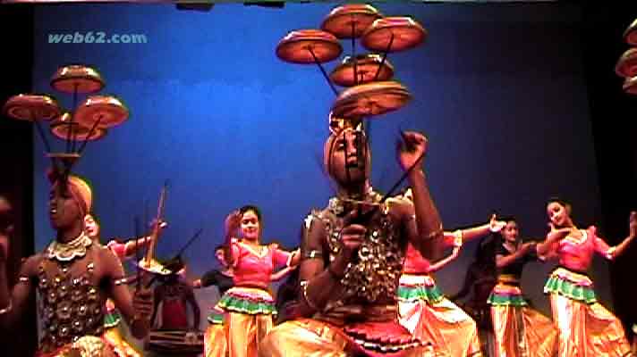 photo Kandy Dancers