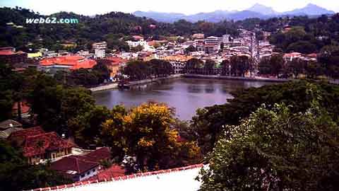 photo Lake in Kandy, Sri Lanka